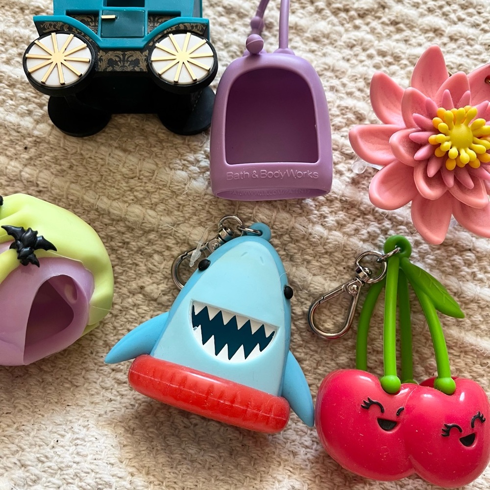 Bath & Body Works Sani Pocketbac Holders - Picture 2 of 4